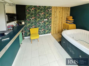 Photo 9- click for photo gallery